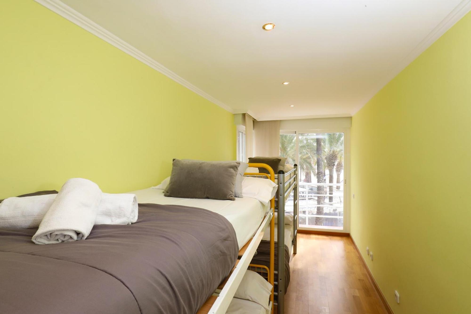 Ferienwohnung DIFFERENTFLATS Rubens Salou Zimmer foto