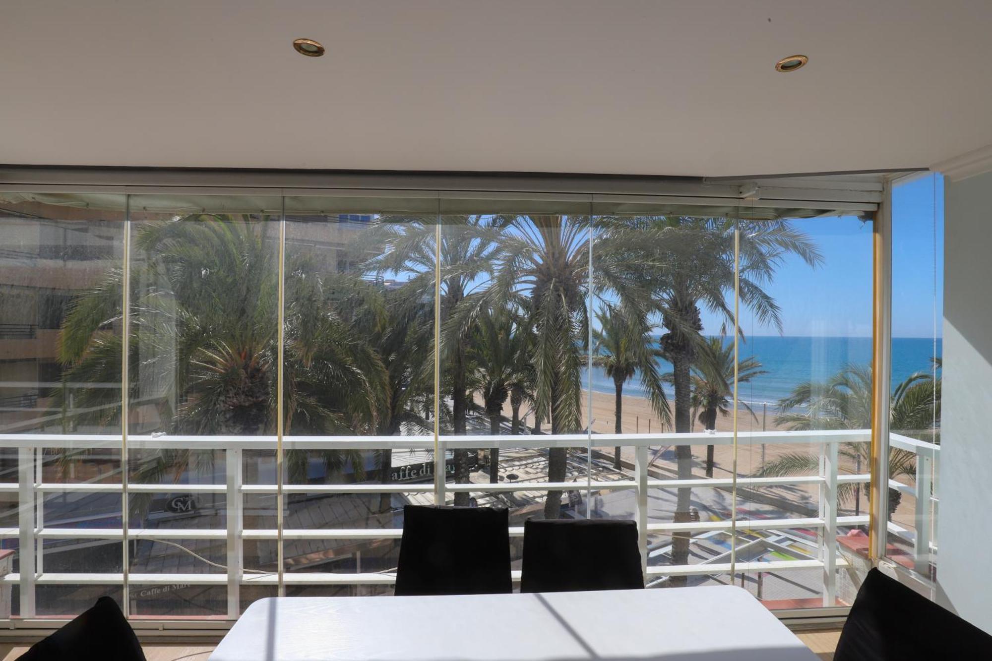 Ferienwohnung DIFFERENTFLATS Rubens Salou Zimmer foto