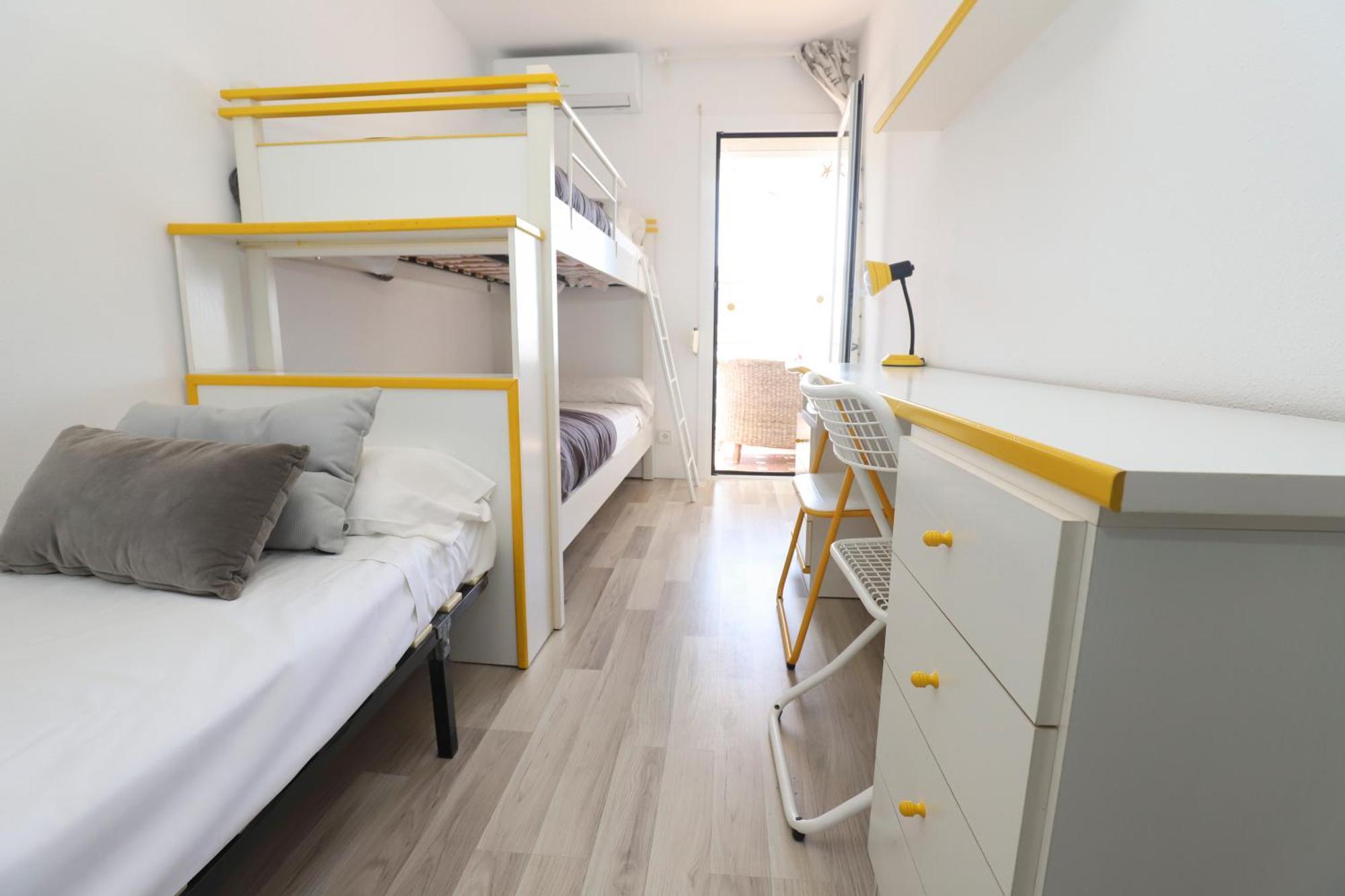 Ferienwohnung DIFFERENTFLATS Rubens Salou Zimmer foto