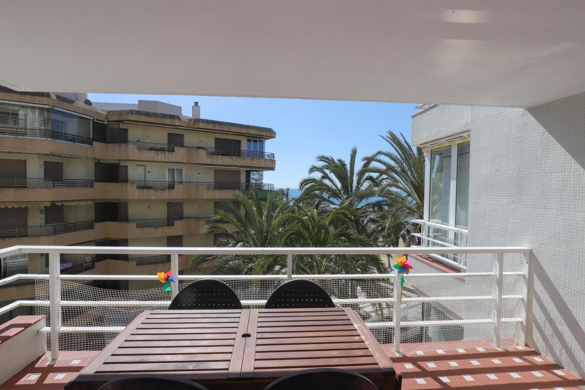 Ferienwohnung DIFFERENTFLATS Rubens Salou Zimmer foto