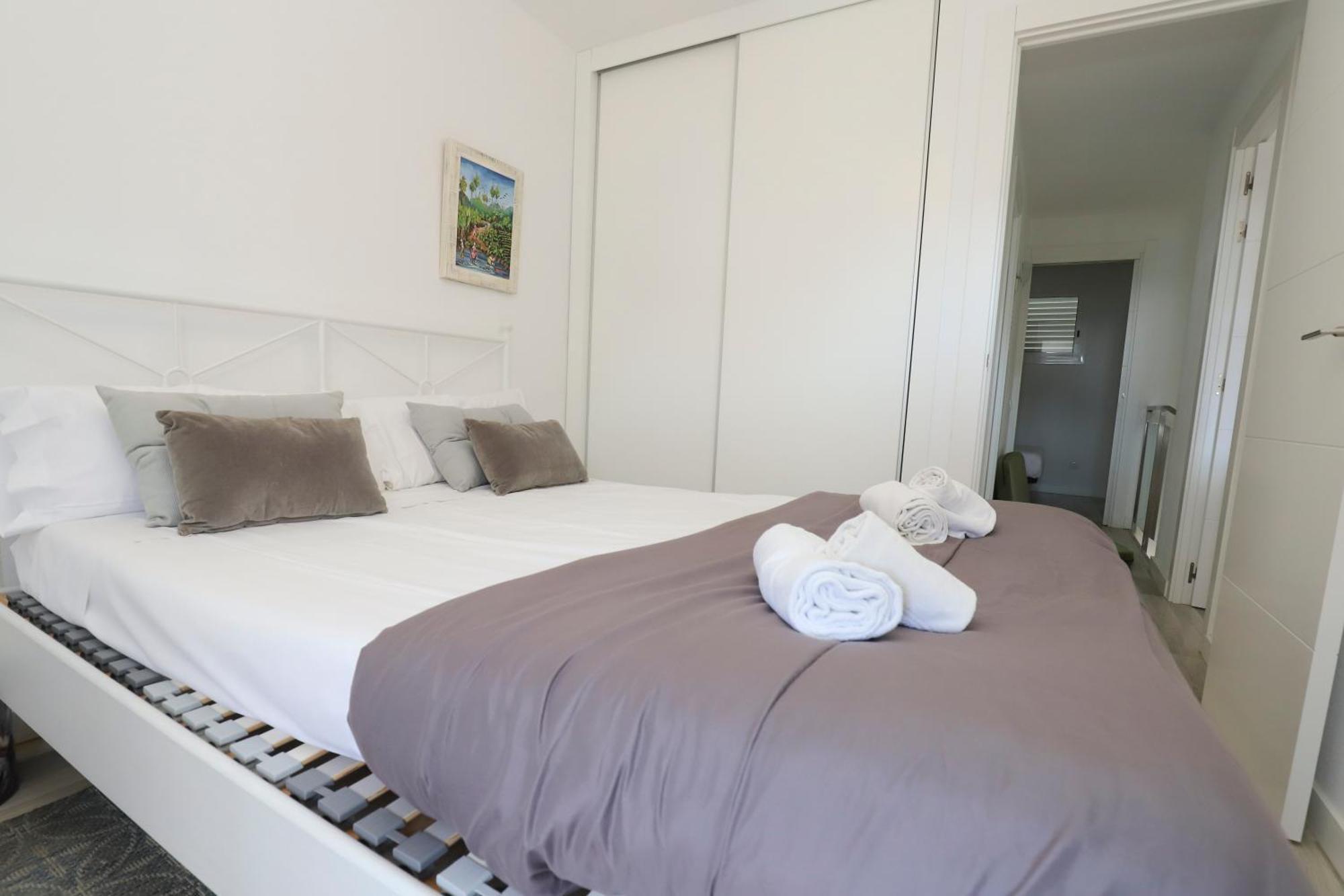 Ferienwohnung DIFFERENTFLATS Rubens Salou Zimmer foto