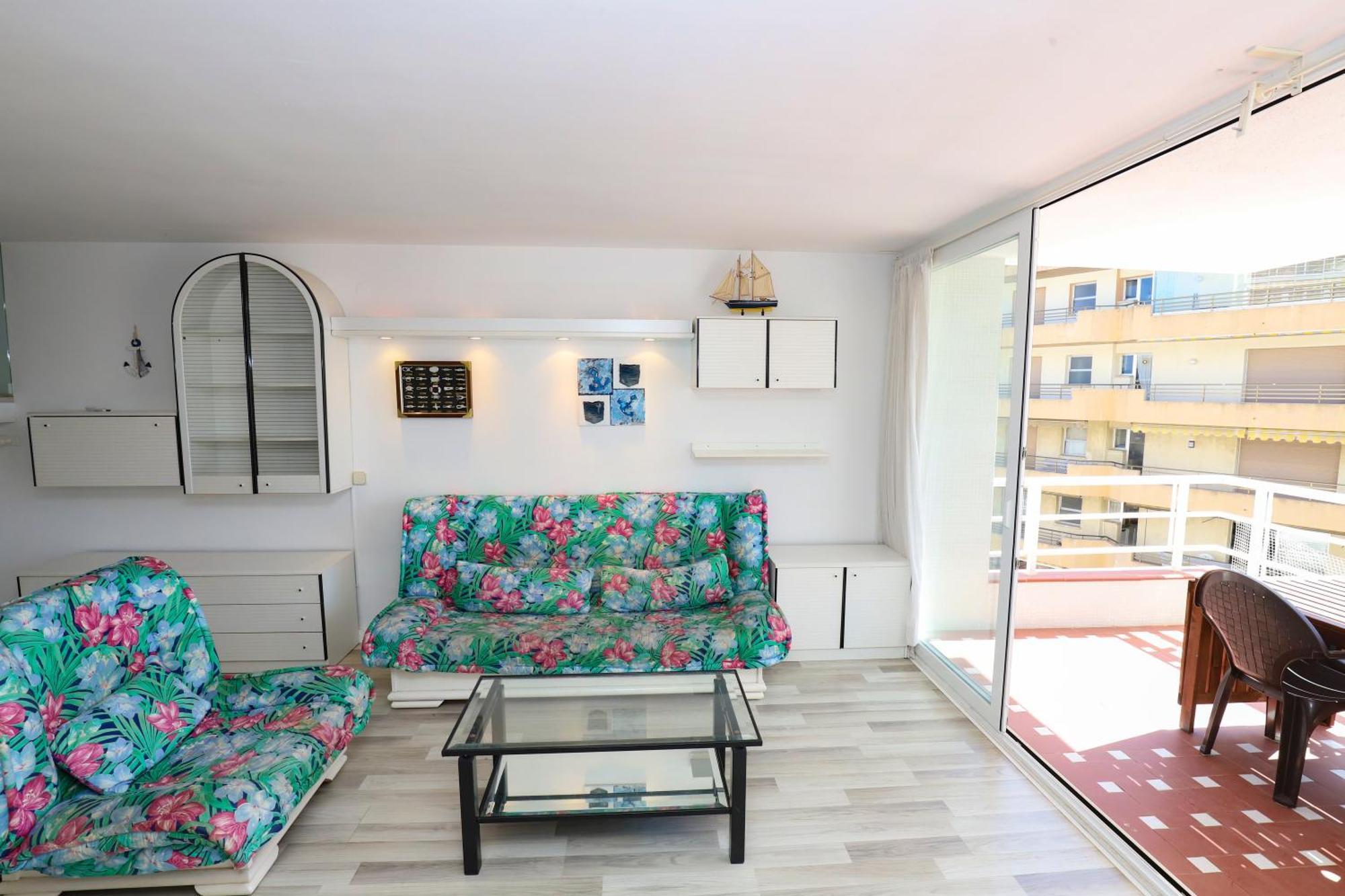 Ferienwohnung DIFFERENTFLATS Rubens Salou Zimmer foto