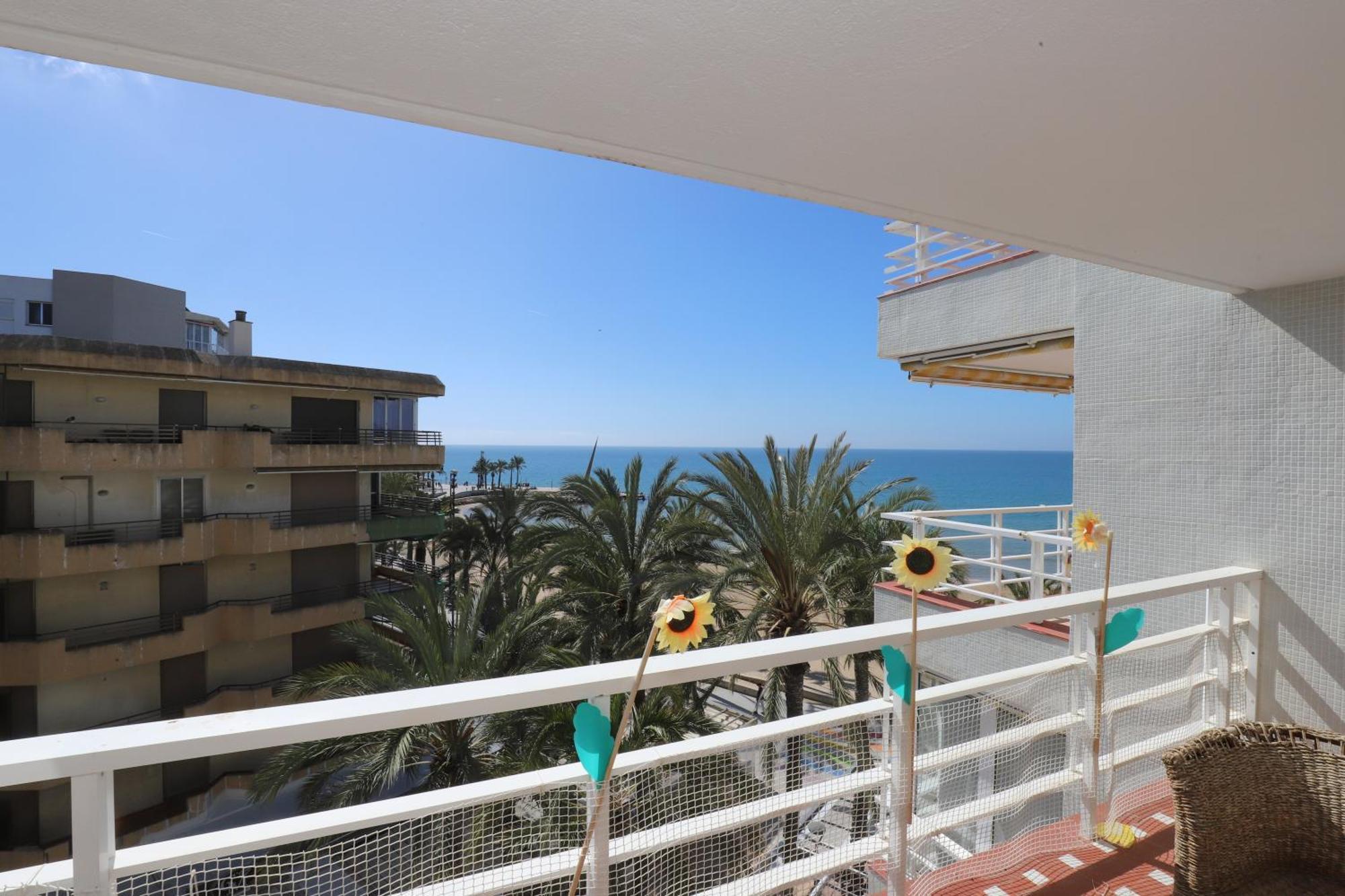 Ferienwohnung DIFFERENTFLATS Rubens Salou Zimmer foto